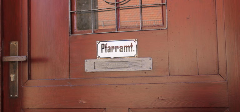 Tuer_Pfarrhaus_bearbeitet